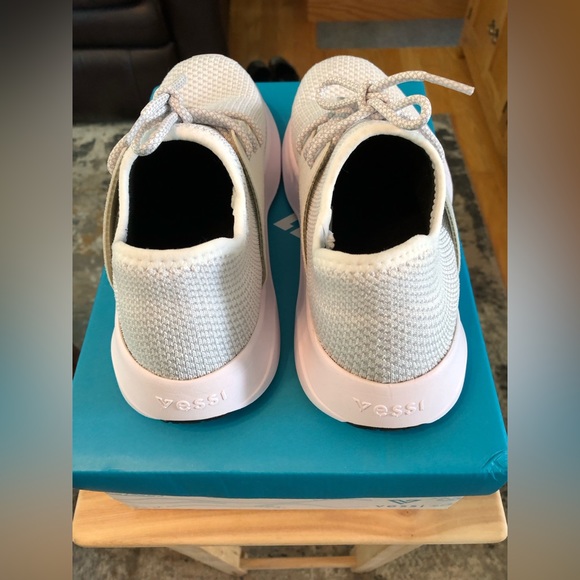 VESSI Everyday Sneaker - Picture 4 of 6